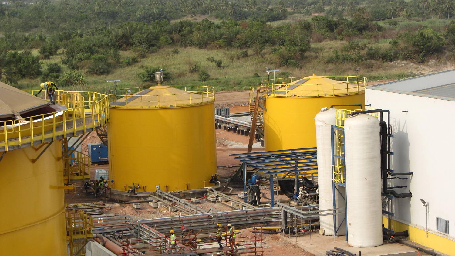Монтаж парка резервуаров и станционных трубопроводов в Гане для ПГУ 192 МВт